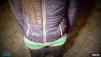 play Irmã meia surpresa com uma grande carga de esperma na calcinha