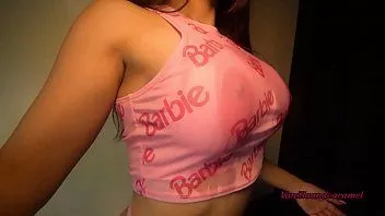 Reproduzir Peitos grandes latina bimbo fucktoy lubrifica seu corpo e tira para você