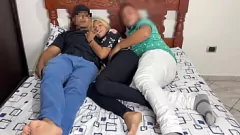 play Cuckold Latina GF ve Friend ile Film İzliyor - Anal, oral seks, büyük eşek