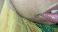 play Desi Indian Milf se crema en una intensa sesión de vaqueros