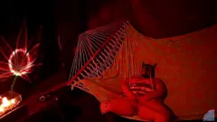 Odtwórz Chubby Amateur BBW jest rozbijający się w namiocie: palcowanie, masturbacja i orgazm