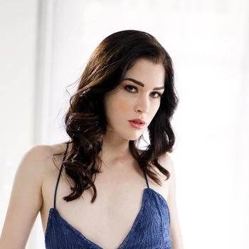 Порнозвезда Evelyn Claire