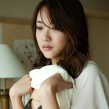 Bintang porno Ryouko Murakami
